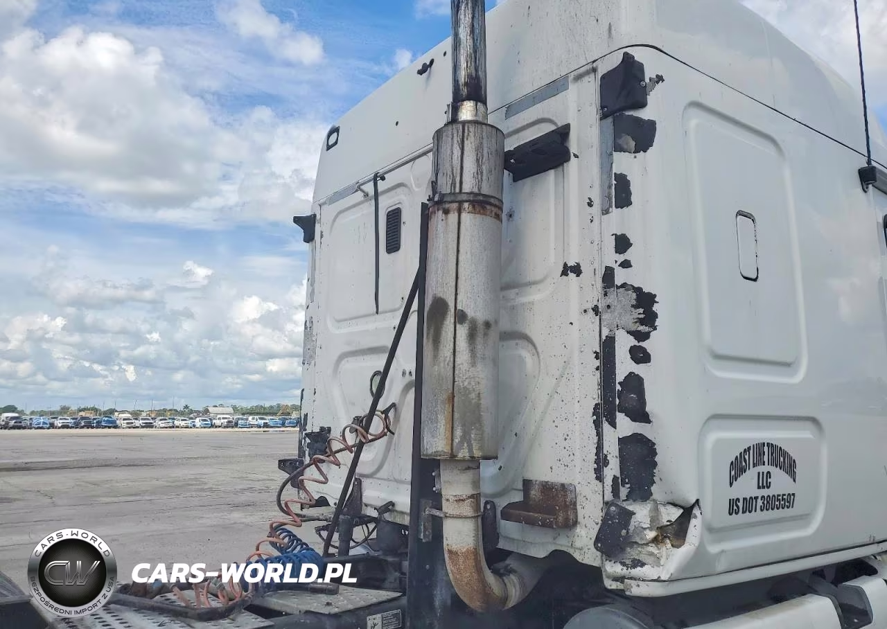 2012 Freightliner Cascadia 1 - Semi Truck VIN:1FUJGLDRXCSBB2296 - 13