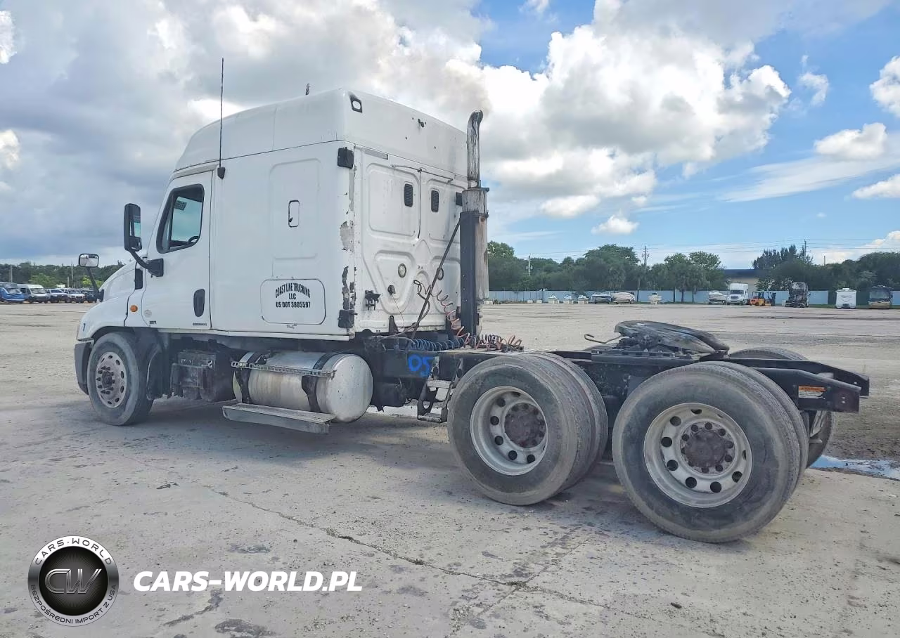 2012 Freightliner Cascadia 1 - Semi Truck VIN:1FUJGLDRXCSBB2296 - 2