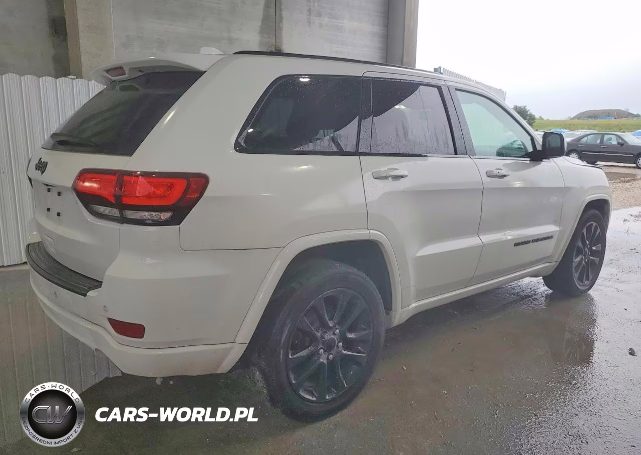 2019 Jeep Grand Cherokee Laredo VIN:1C4RJEAG6KC614582 - 3
