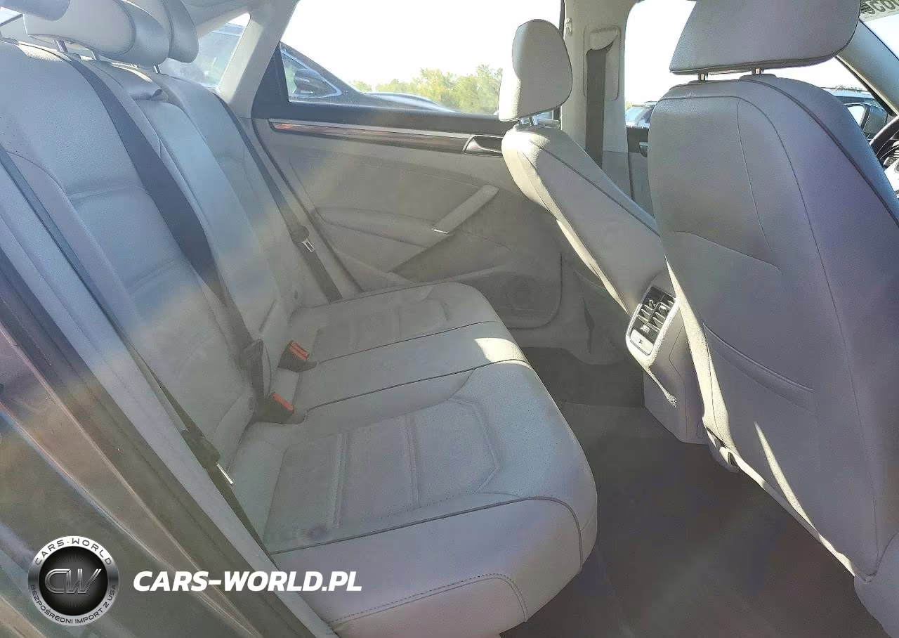 2017 Volkswagen Passat Se VIN:1VWBT7A32HC025328 - 10