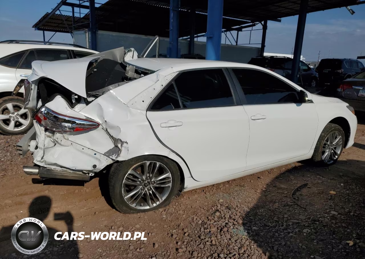 2015 Toyota Camry Le VIN:4T1BF1FK2FU065015 - 3