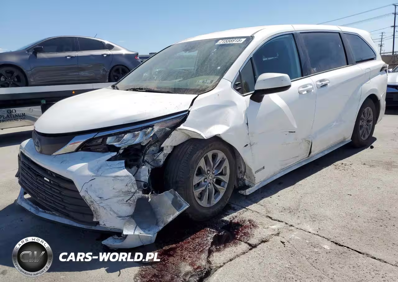 2021 Toyota Sienna Le