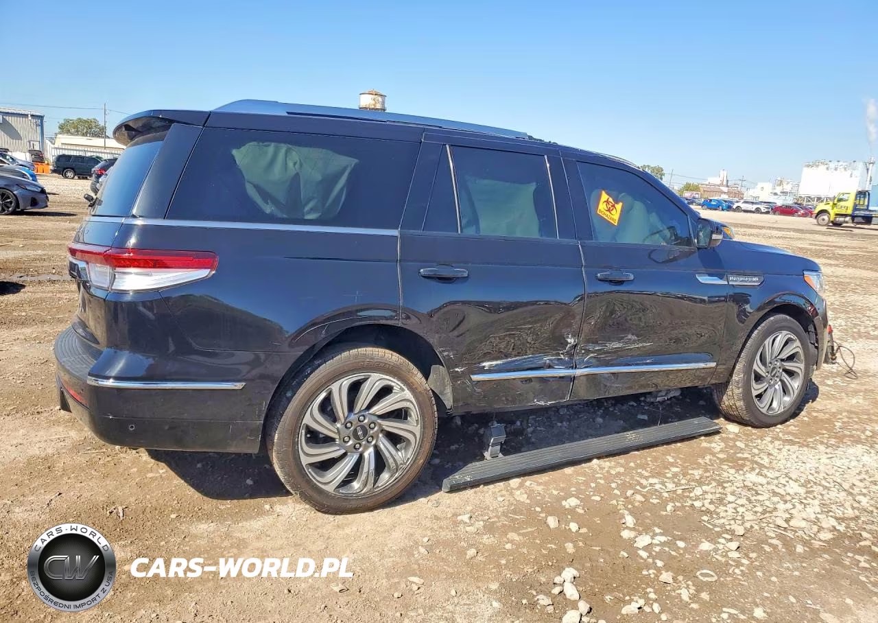 2023 Lincoln Navigator Reserve VIN:5LMJJ2LGXPEL11236 - 3