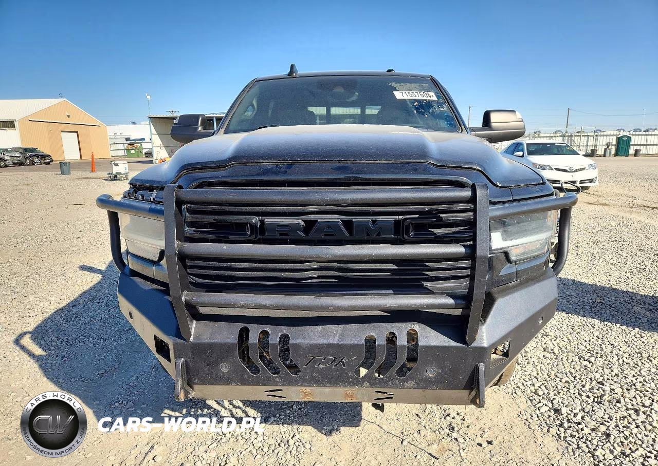 2019 Ram 2500 Laramie 4X4 8' Box VIN:3C6UR5KL6KG624550 - 5