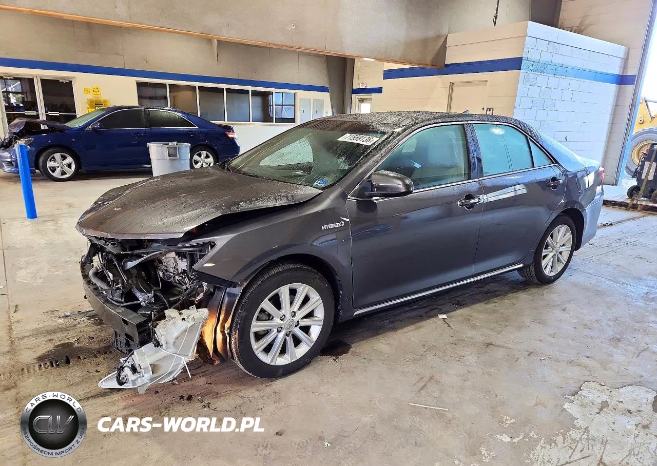 2013 Toyota Camry Hybrid Xle – zdjęcie 1 z 13