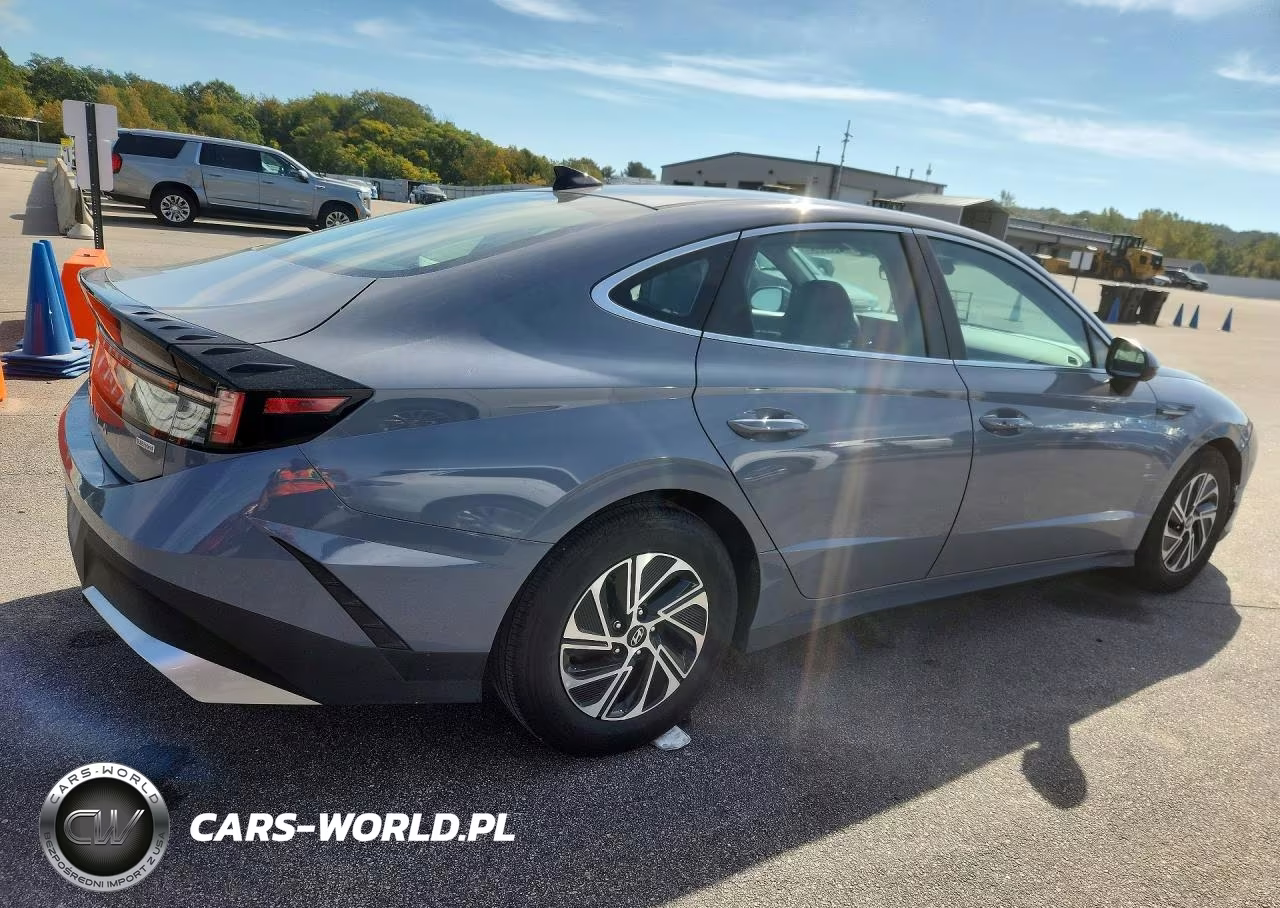 2026 Hyundai Sonata Hybrid Blue VIN:KMHL24JJ5TA167440 - 3