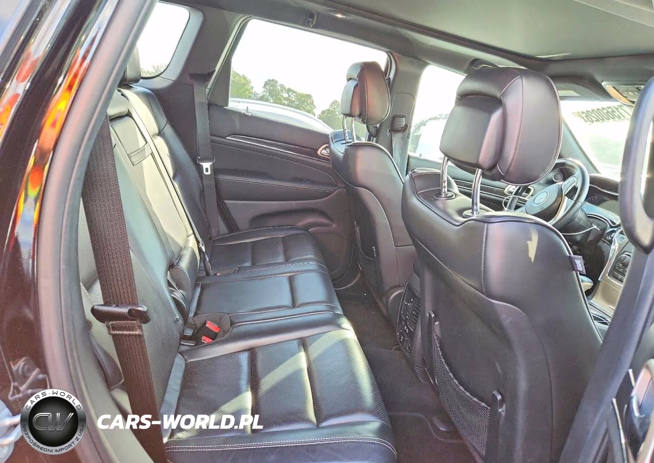 2017 Jeep Grand Cherokee Overland VIN:1C4RJECGXHC820042 - 11