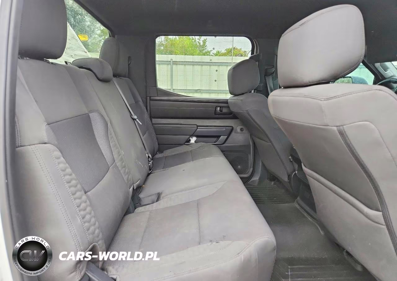 2025 Toyota Tundra Sr VIN:5TFKB5AB2SX047217 - 10
