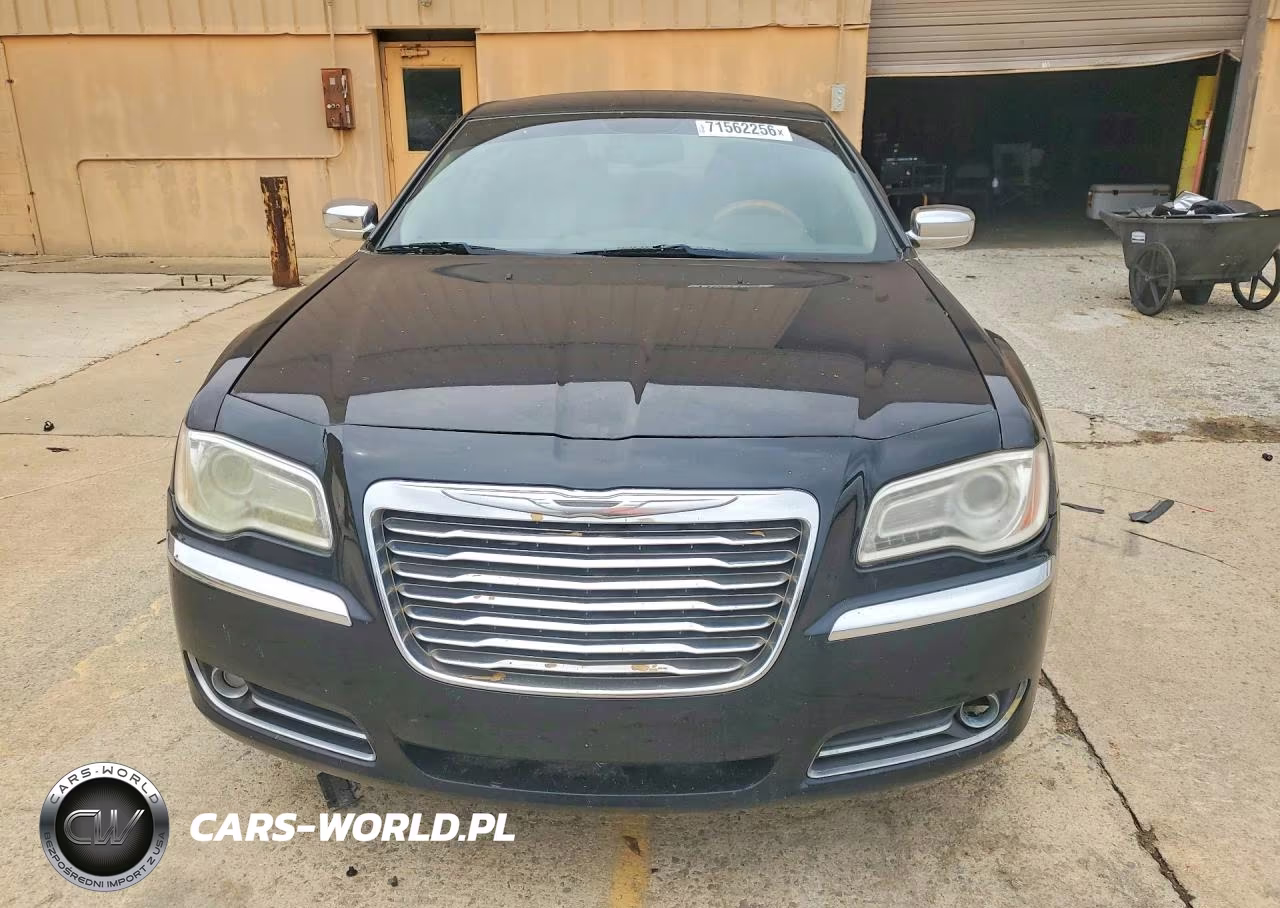 2013 Chrysler 300 VIN:2C3CCAET7DH650219 - 5