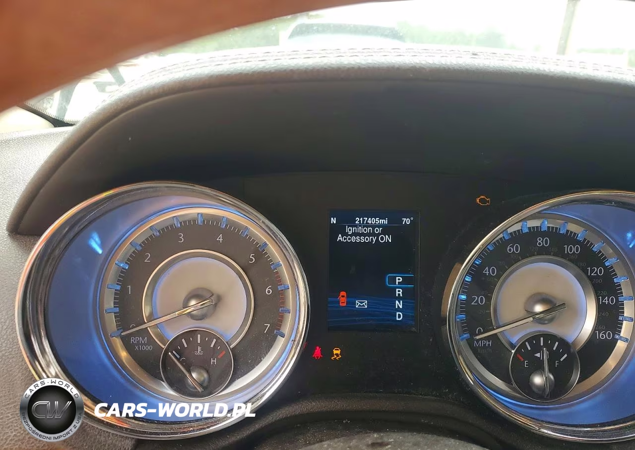 2013 Chrysler 300 VIN:2C3CCAET7DH650219 - 9