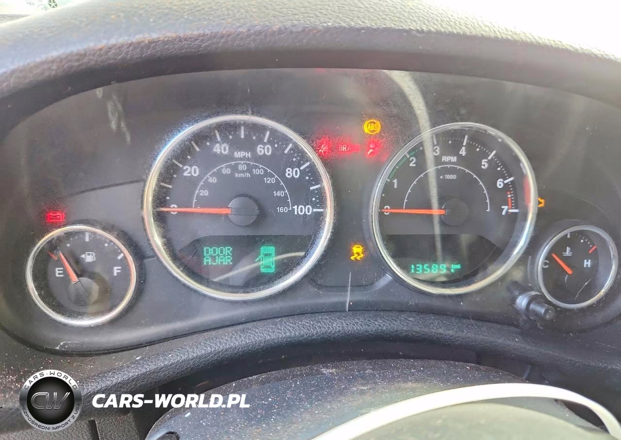 2018 Jeep Wrangler Unlimited Sport VIN:1C4BJWDG7JL867427 - 9