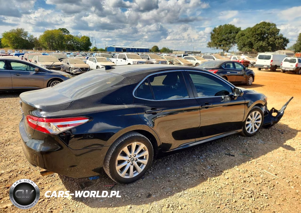 2020 Toyota Camry Le VIN:4T1C11AK9LU928270 - 3