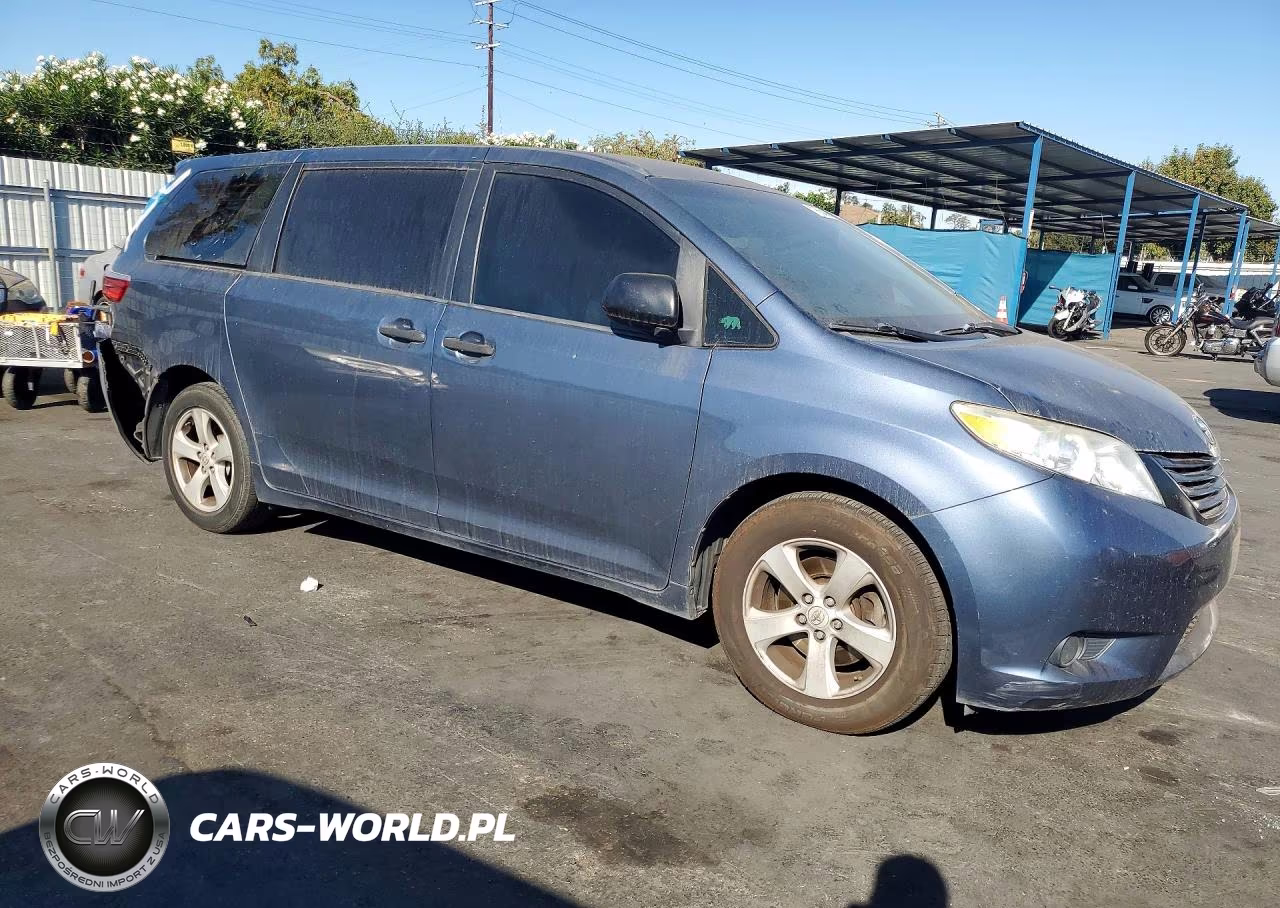 2015 Toyota Sienna L 7-Passenger VIN:5TDZK3DC6FS556276 - 4