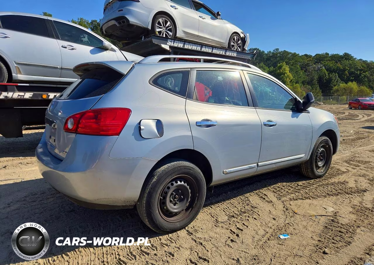 2014 Nissan Rogue Select S VIN:JN8AS5MV1EW204400 - 3