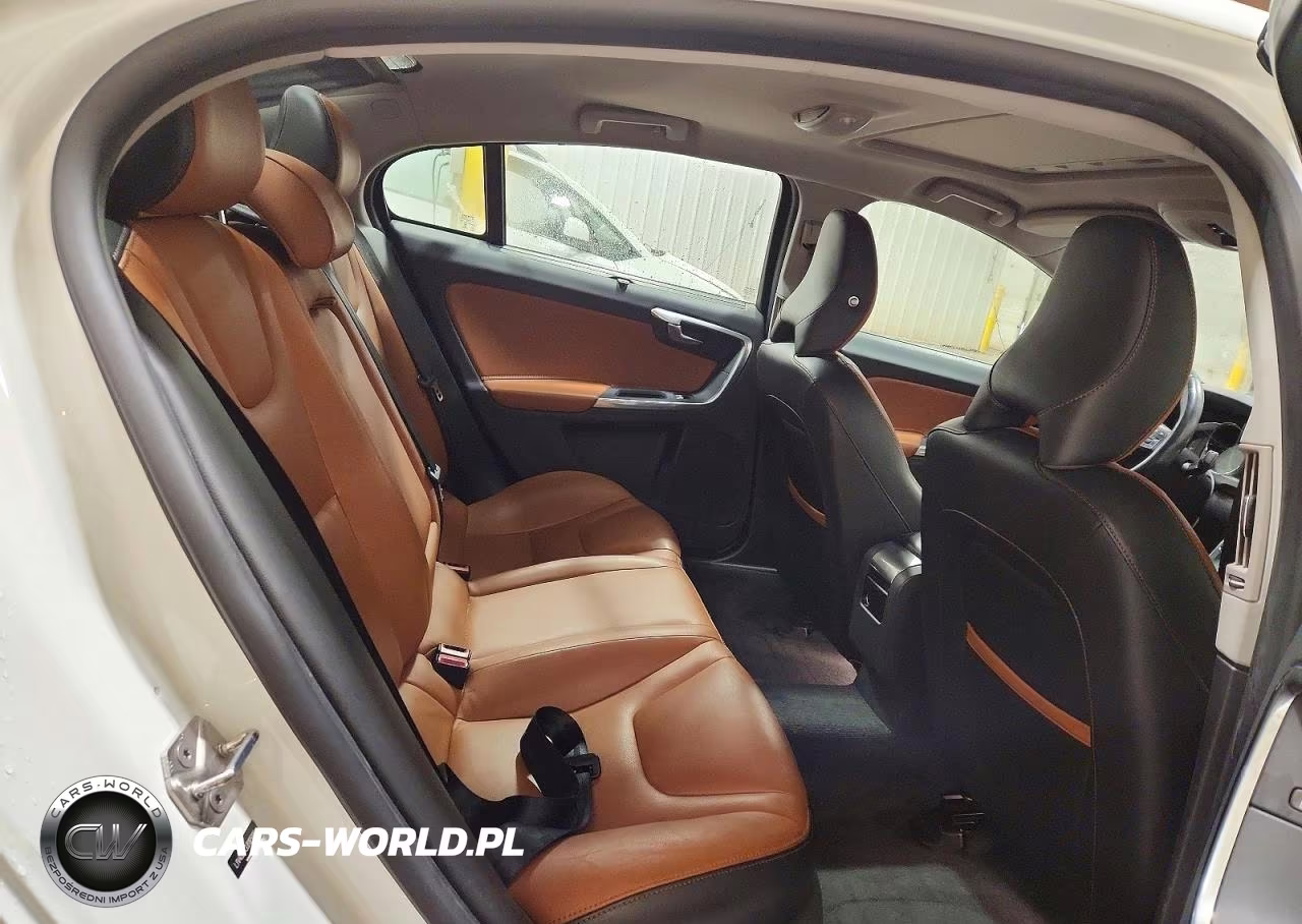 2018 Volvo S60 Inscription VIN:LYV402TK3JB185806 - 10