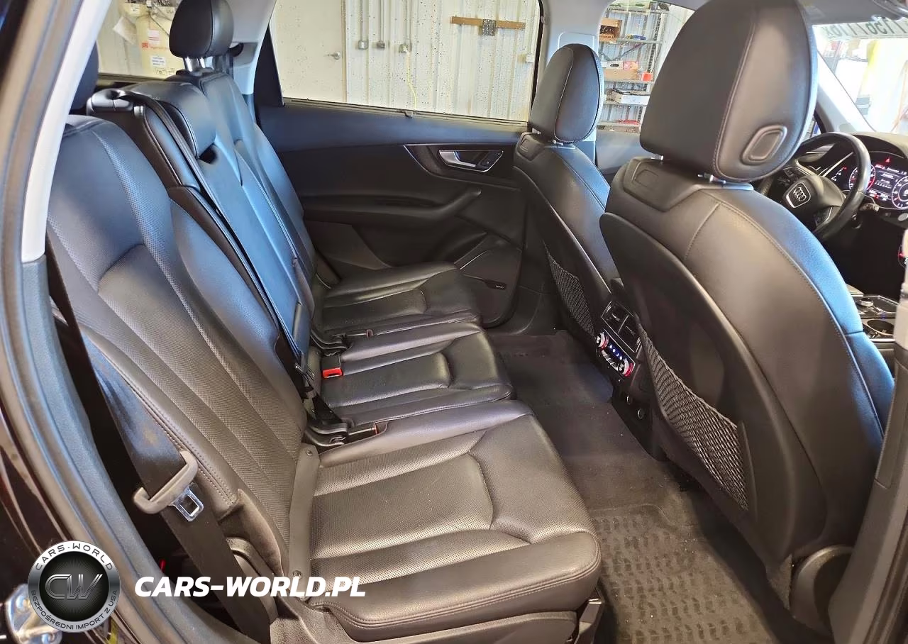 2019 Audi Q7 Prestige VIN:WA1VAAF70KD019909 - 10