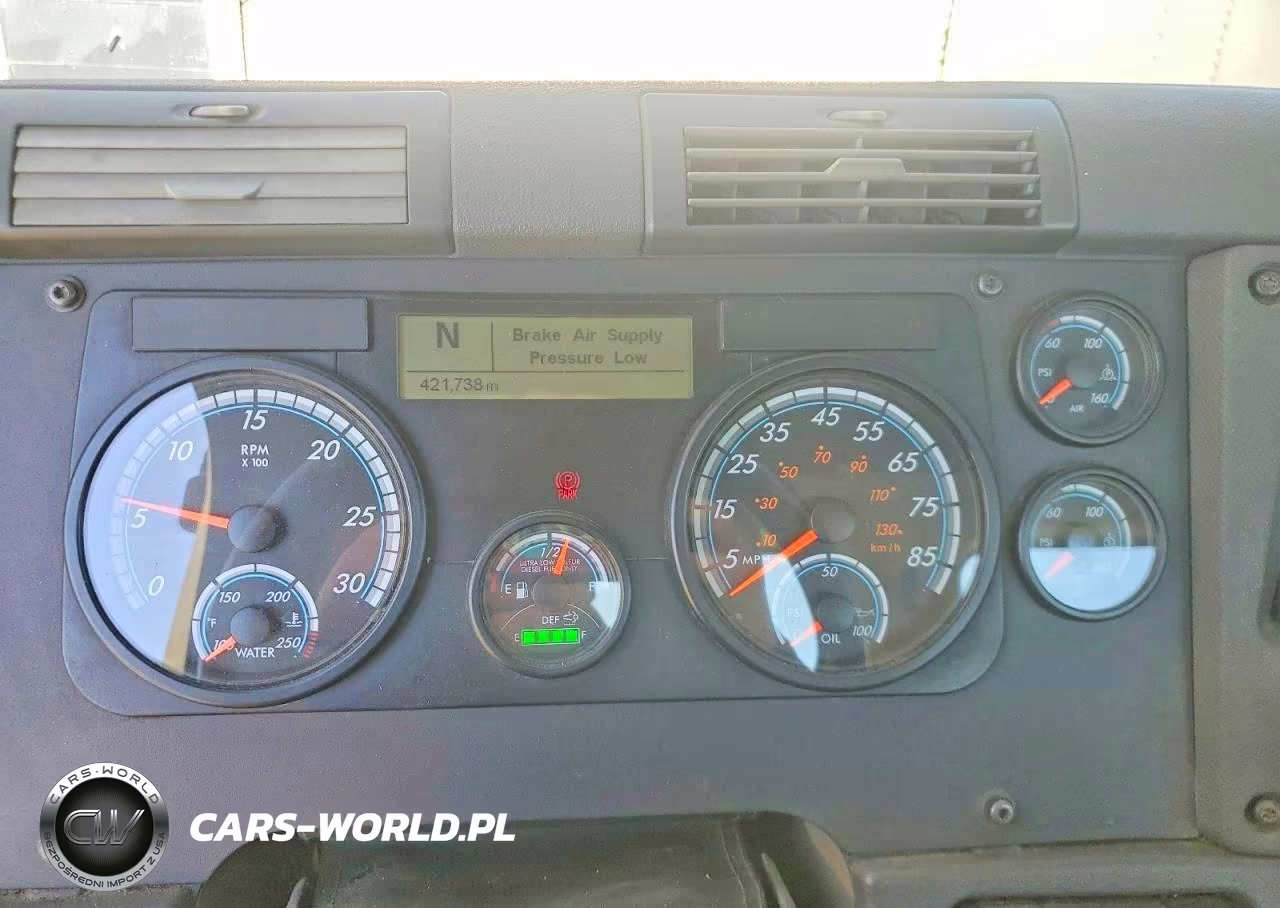 2019 Freightliner Cascadia 113 Semi Truck VIN:3AKBGADV1KSLG6785 - 9