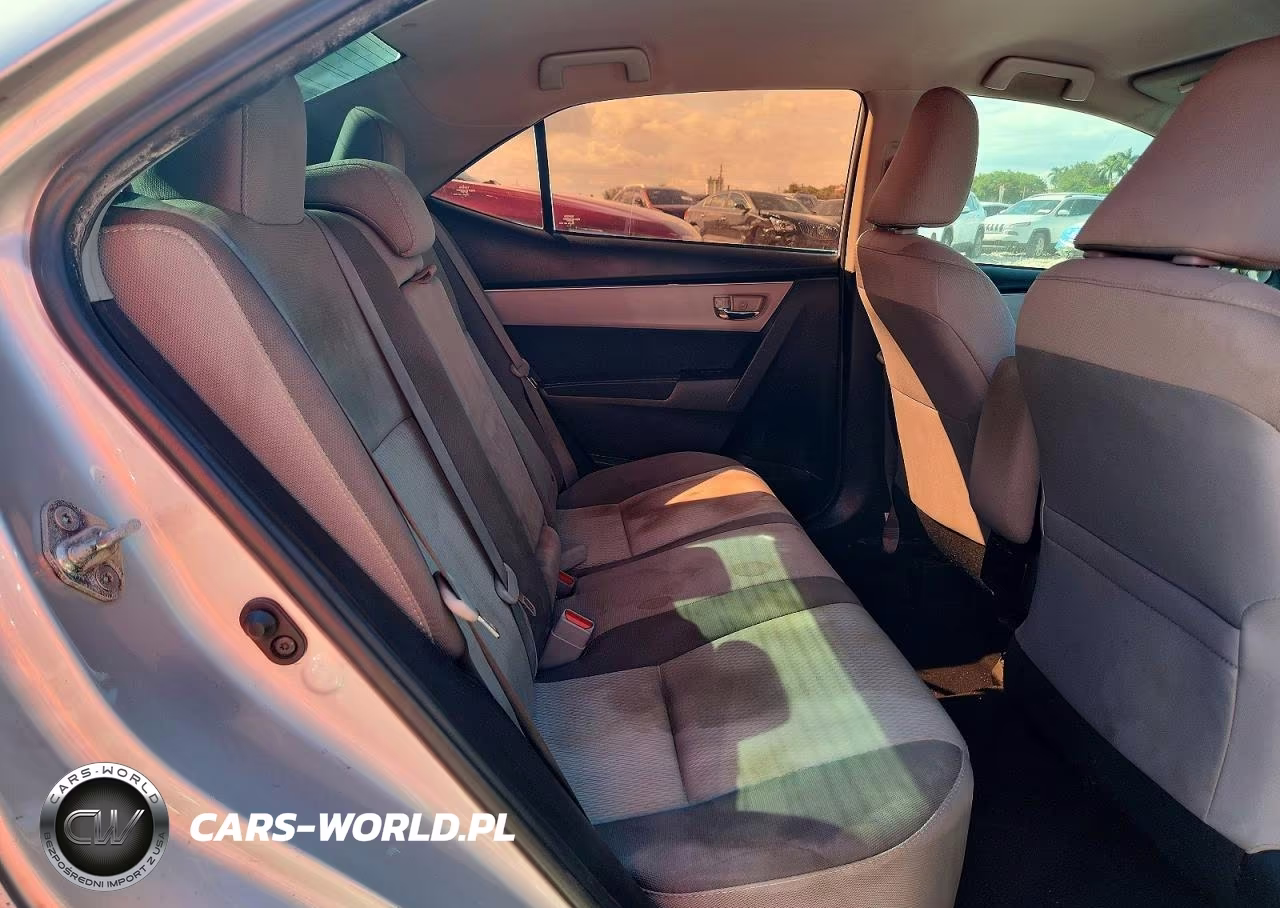 2017 Toyota Corolla Le VIN:5YFBURHE0HP668111 - 10