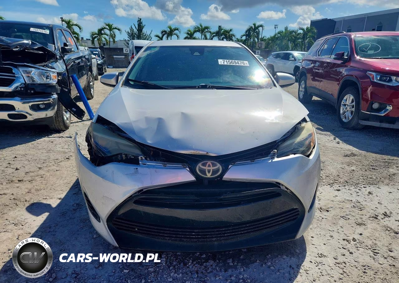 2017 Toyota Corolla Le VIN:5YFBURHE0HP668111 - 5