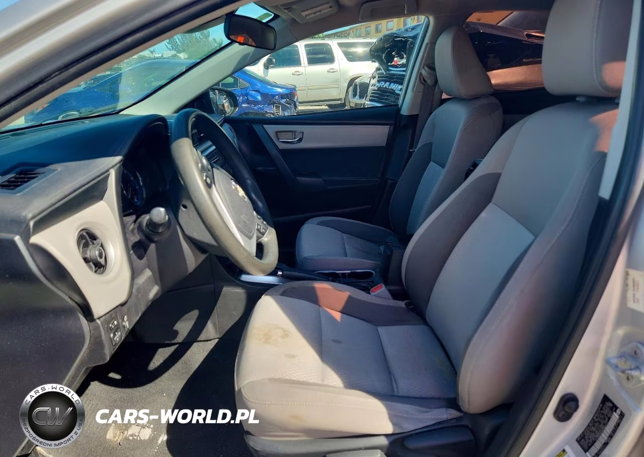 2017 Toyota Corolla Le VIN:5YFBURHE0HP668111 - 7