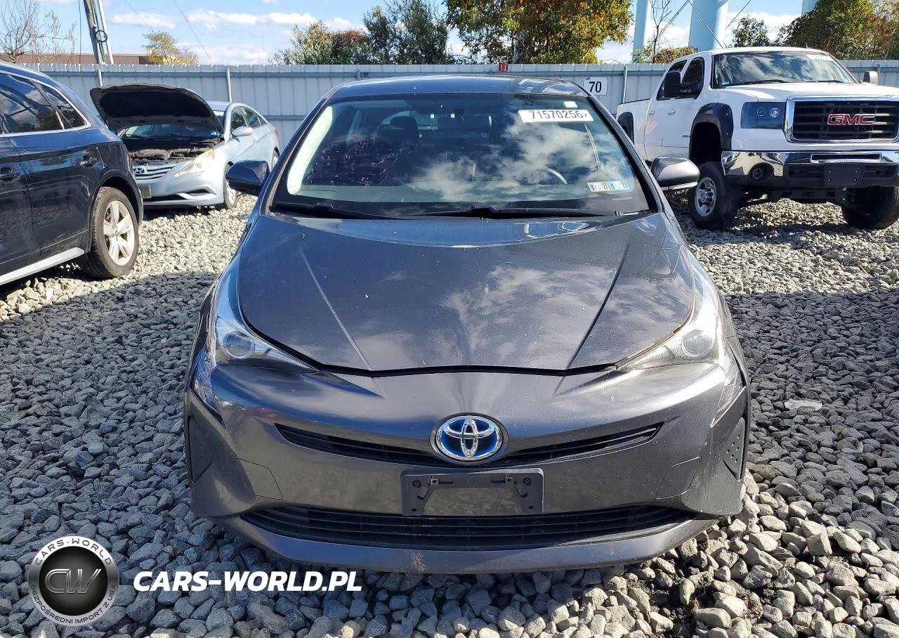 2016 Toyota Prius Two VIN:JTDKBRFUXG3007953 - 5