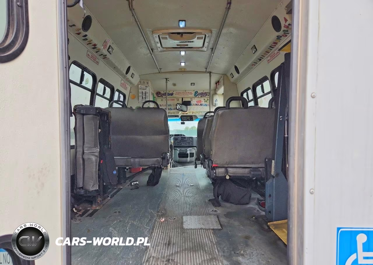2011 Ford Econoline E450 Super Duty Cutaway Van VIN:1FDXE4FL8BDA27222 - 10