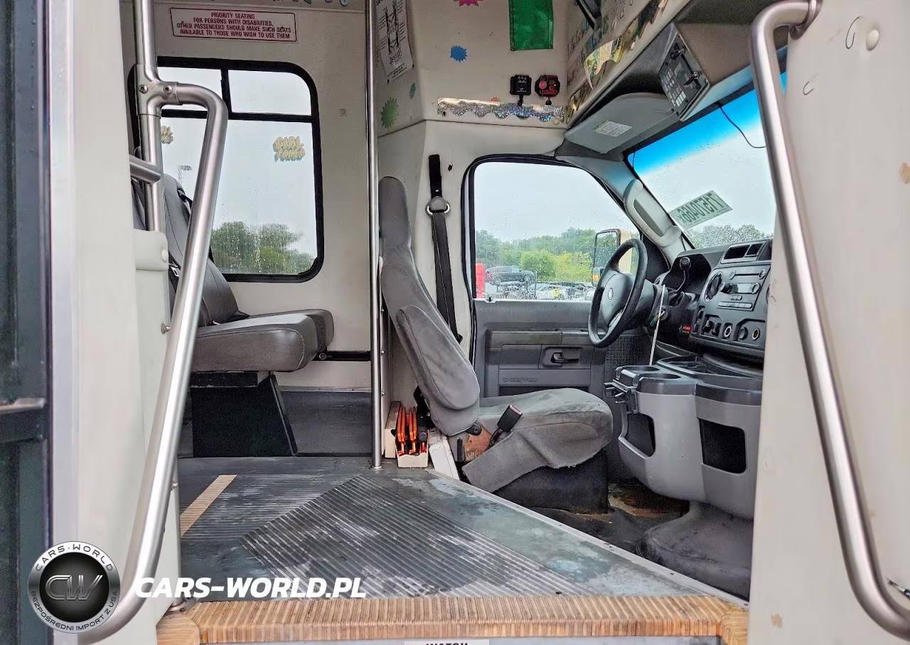 2011 Ford Econoline E450 Super Duty Cutaway Van VIN:1FDXE4FL8BDA27222 - 11