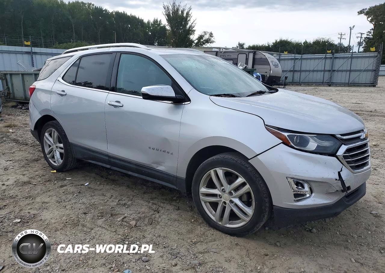 2018 Chevrolet Equinox Premier VIN:2GNAXMEV1J6109806 - 4