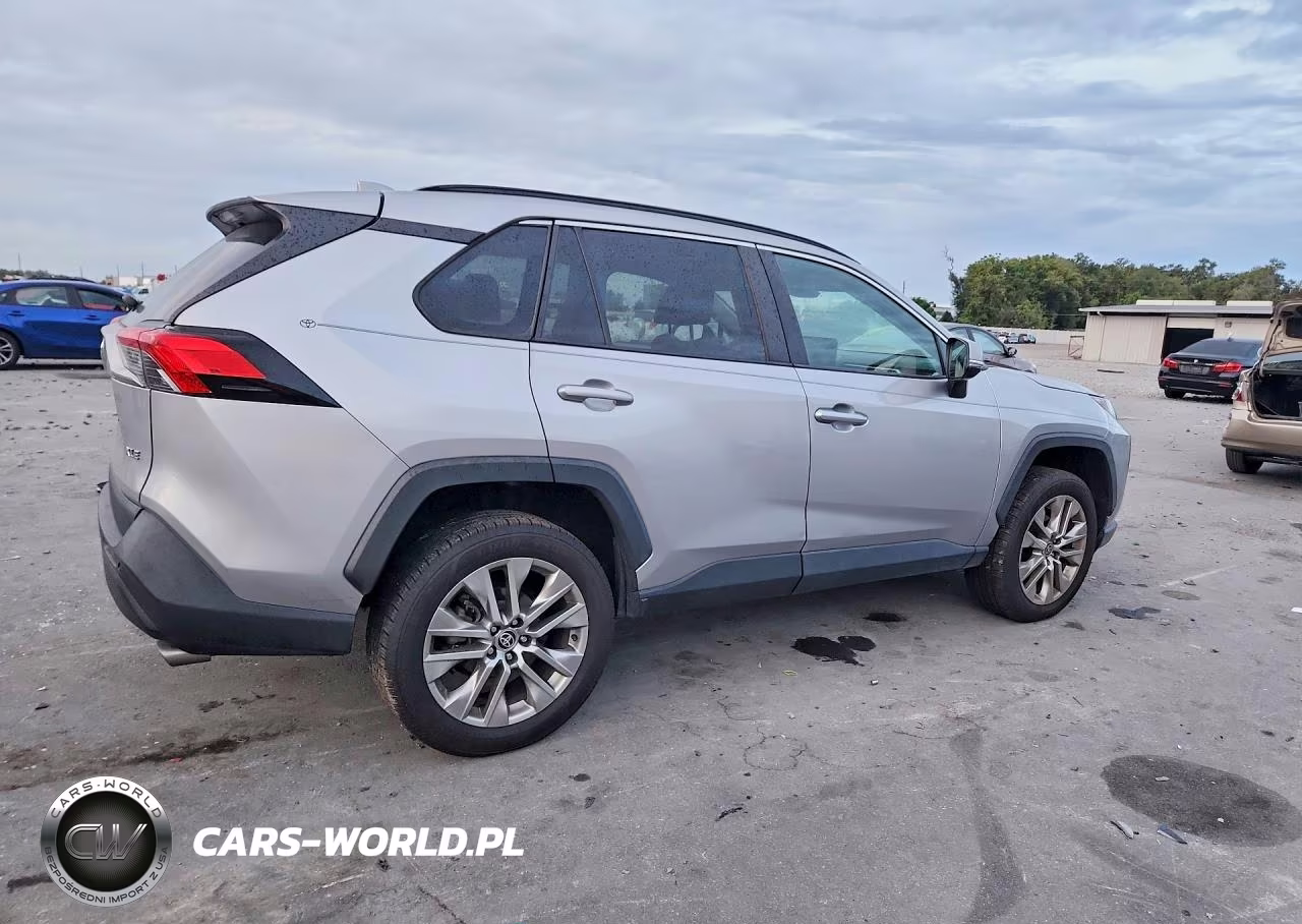 2023 Toyota Rav4 Xle Premium VIN:2T3C1RFV1PC251473 - 3