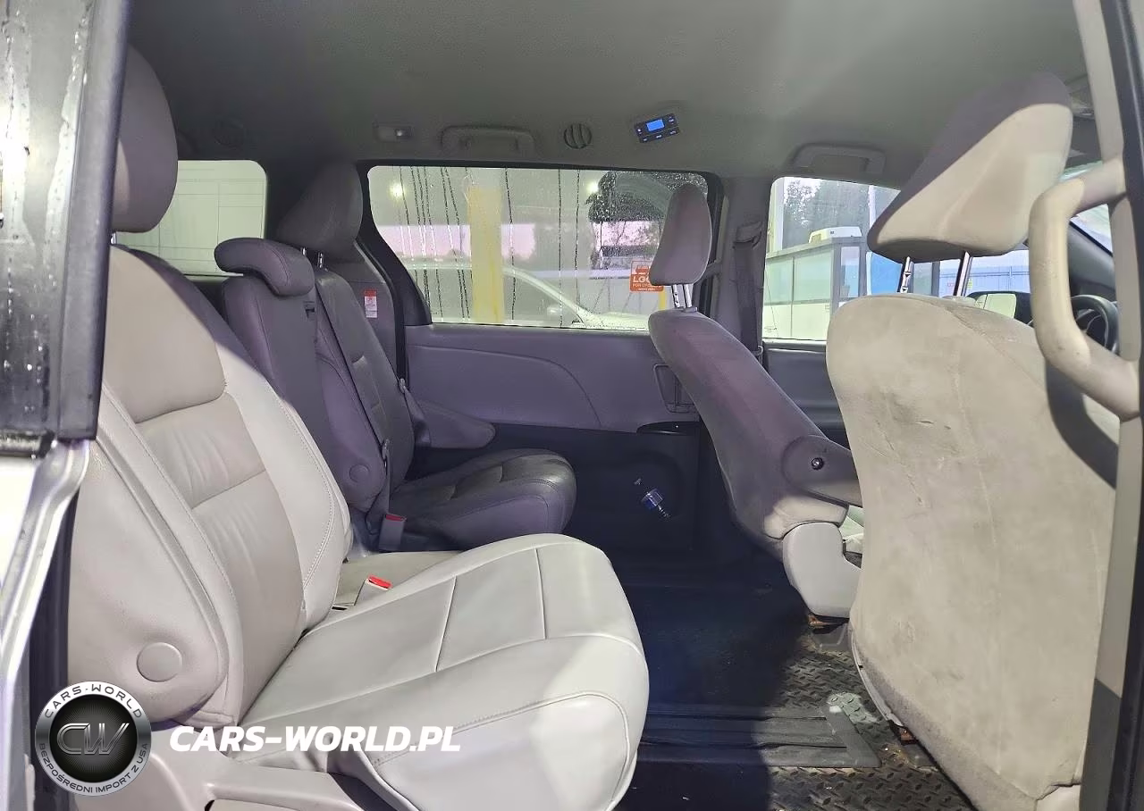 2020 Toyota Sienna L VIN:5TDZZ3DC2LS027754 - 11