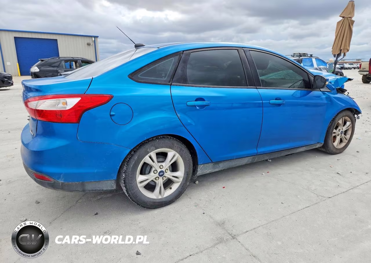 2014 Ford Focus Se VIN:1FADP3F2XEL207708 - 3