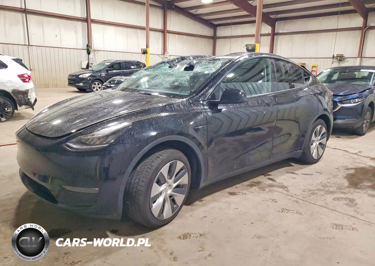 2022 Tesla Model Y VIN:7SAYGAEE2NF574832 - 1