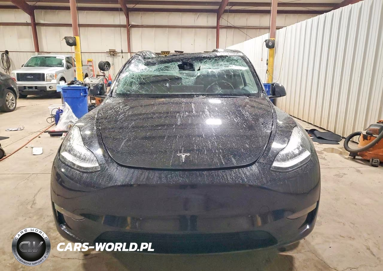 2022 Tesla Model Y VIN:7SAYGAEE2NF574832 - 5
