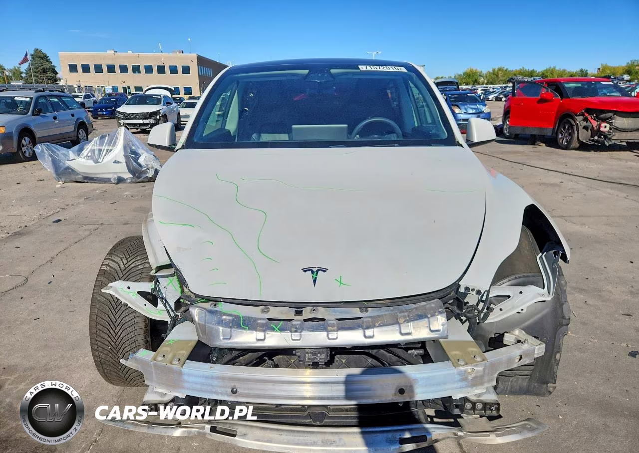 2020 Tesla Model Y VIN:5YJYGDEF0LF009919 - 5
