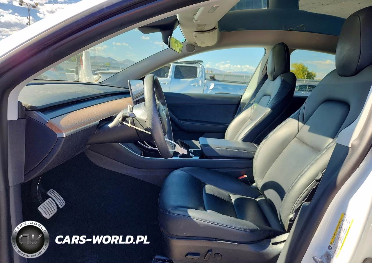 2020 Tesla Model Y VIN:5YJYGDEF0LF009919 - 7