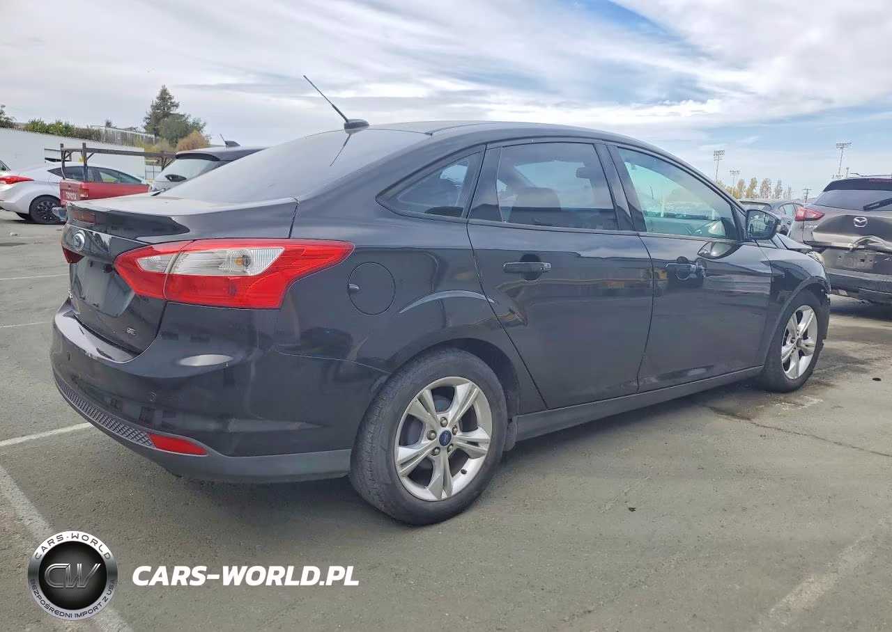 2014 Ford Focus Se VIN:1FADP3F21EL118416 - 3