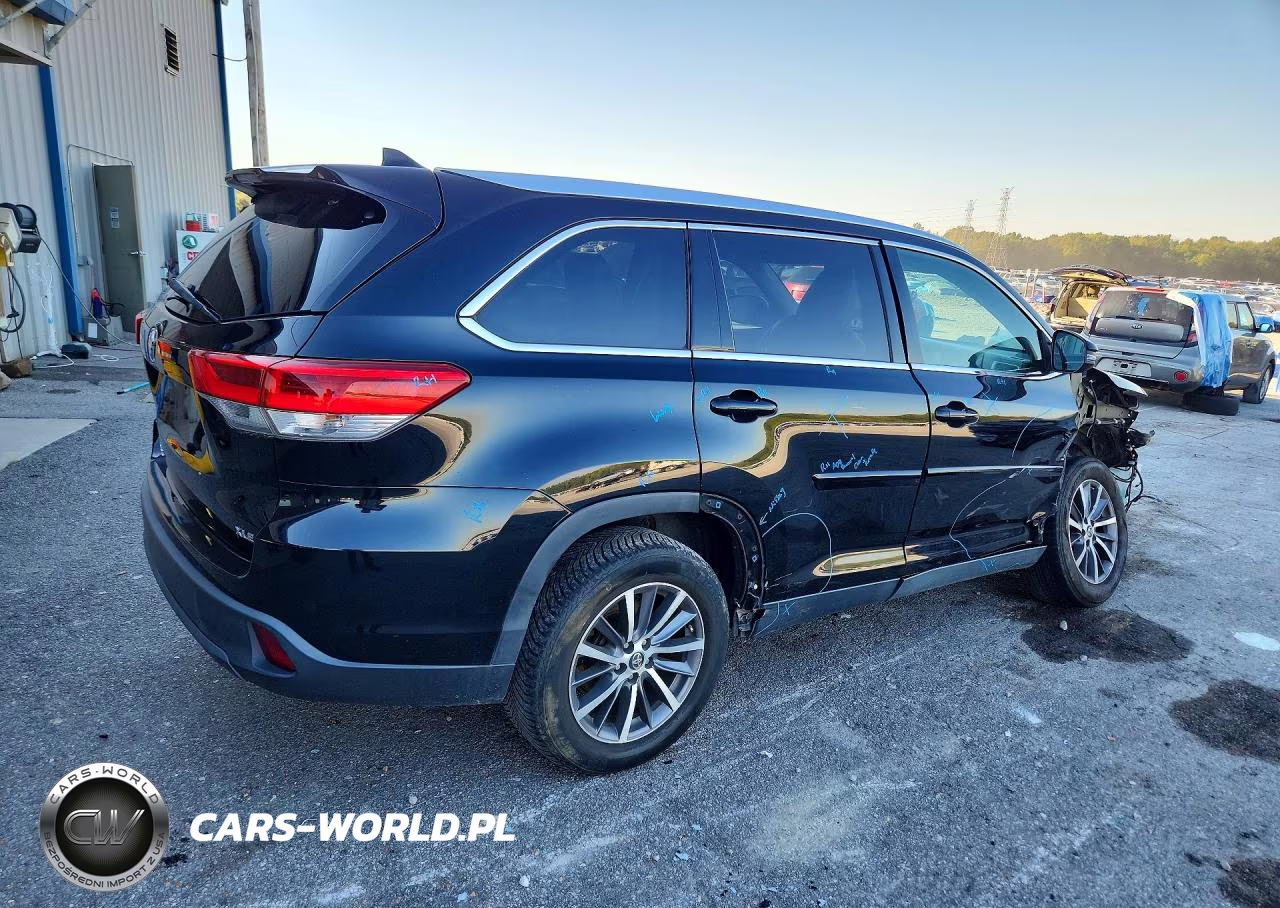 2019 Toyota Highlander Xle VIN:5TDKZRFH5KS552951 - 3