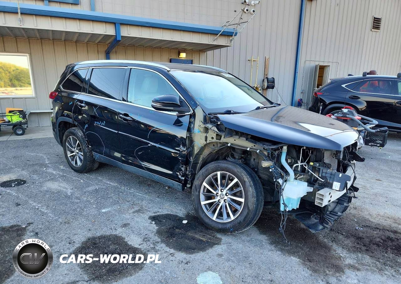 2019 Toyota Highlander Xle VIN:5TDKZRFH5KS552951 - 4