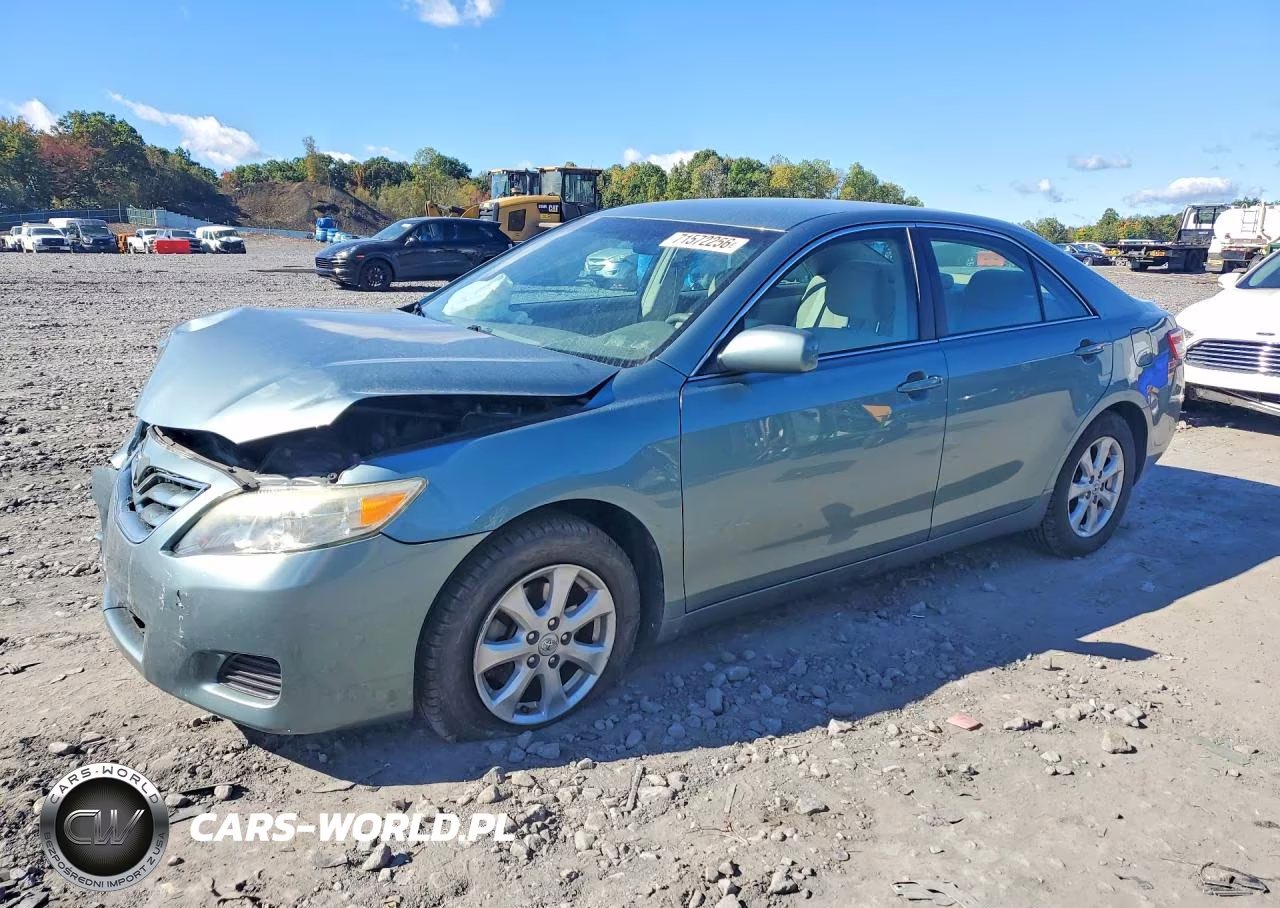 2011 Toyota Camry Le – zdjęcie 1 z 12