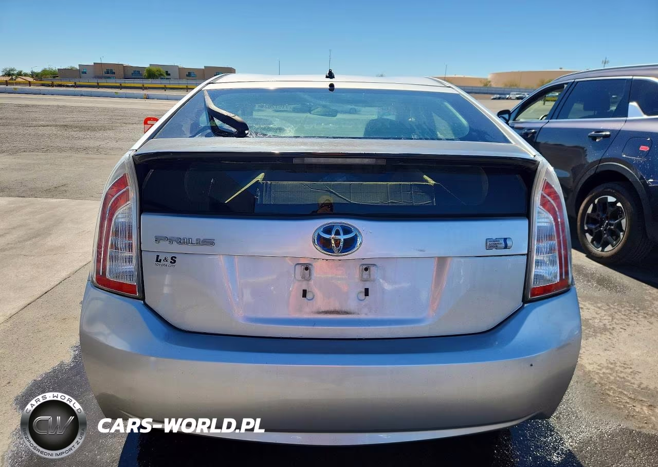 2013 Toyota Prius Two VIN:JTDKN3DU4D5660415 - 6