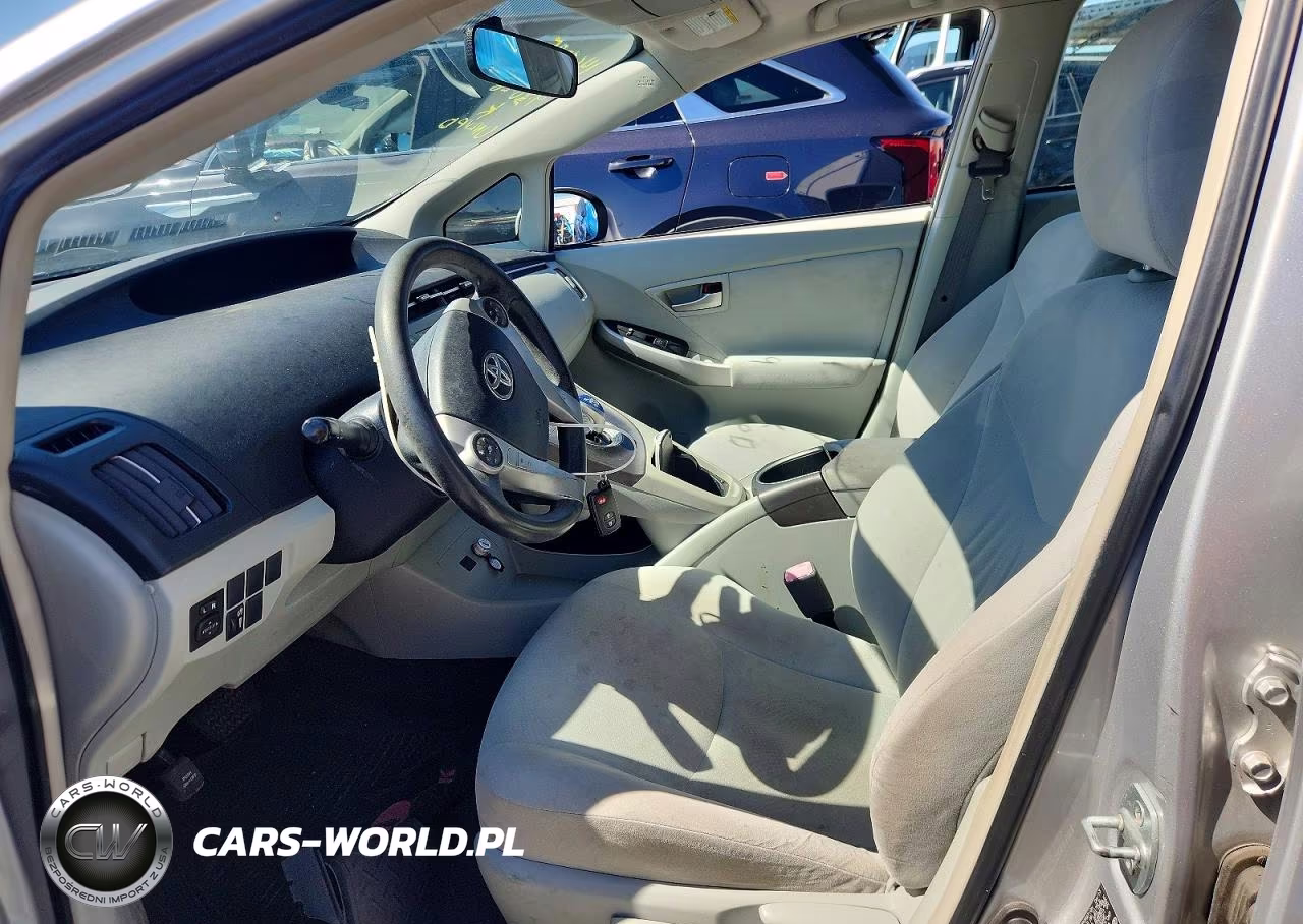 2013 Toyota Prius Two VIN:JTDKN3DU4D5660415 - 7