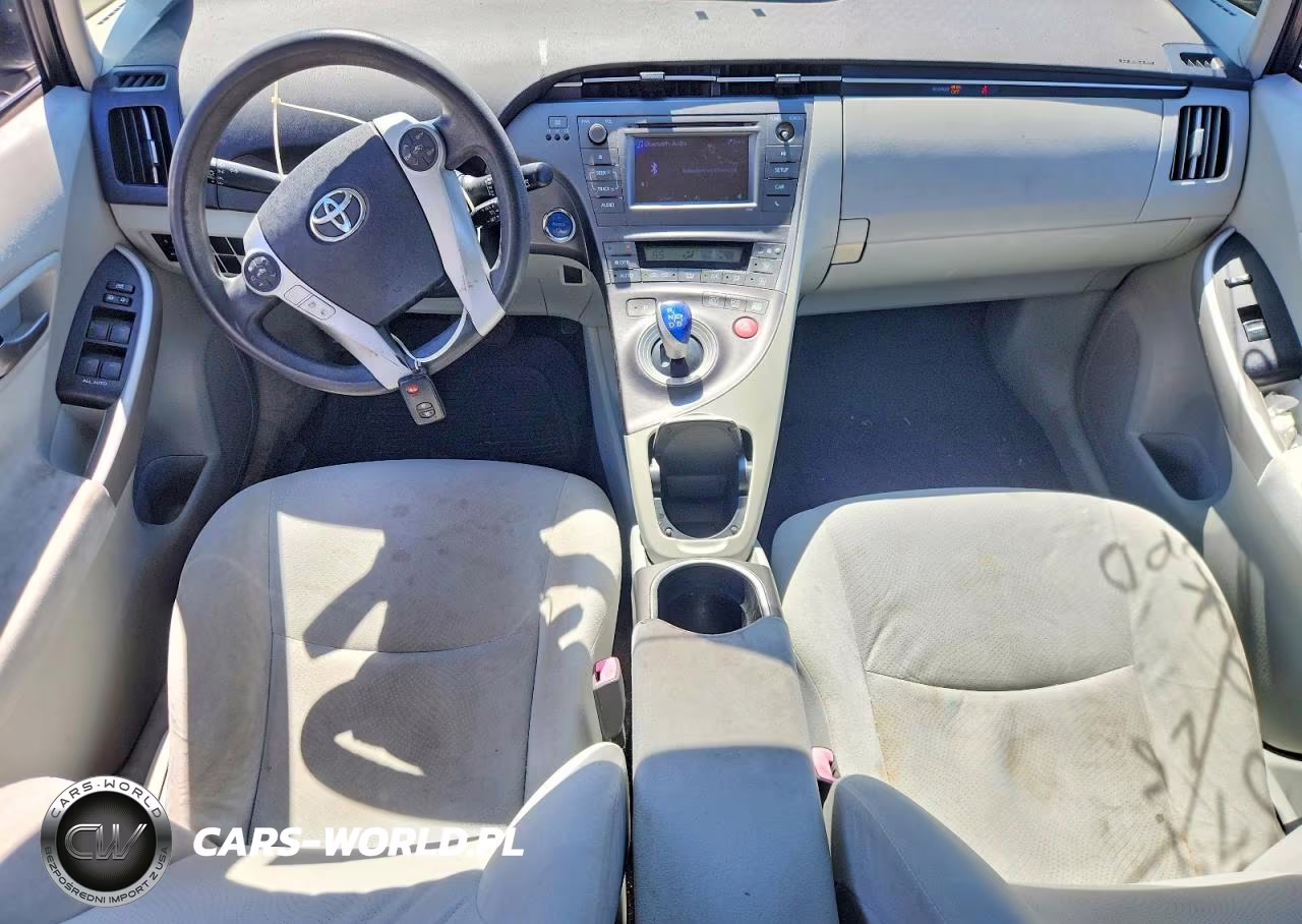 2013 Toyota Prius Two VIN:JTDKN3DU4D5660415 - 8