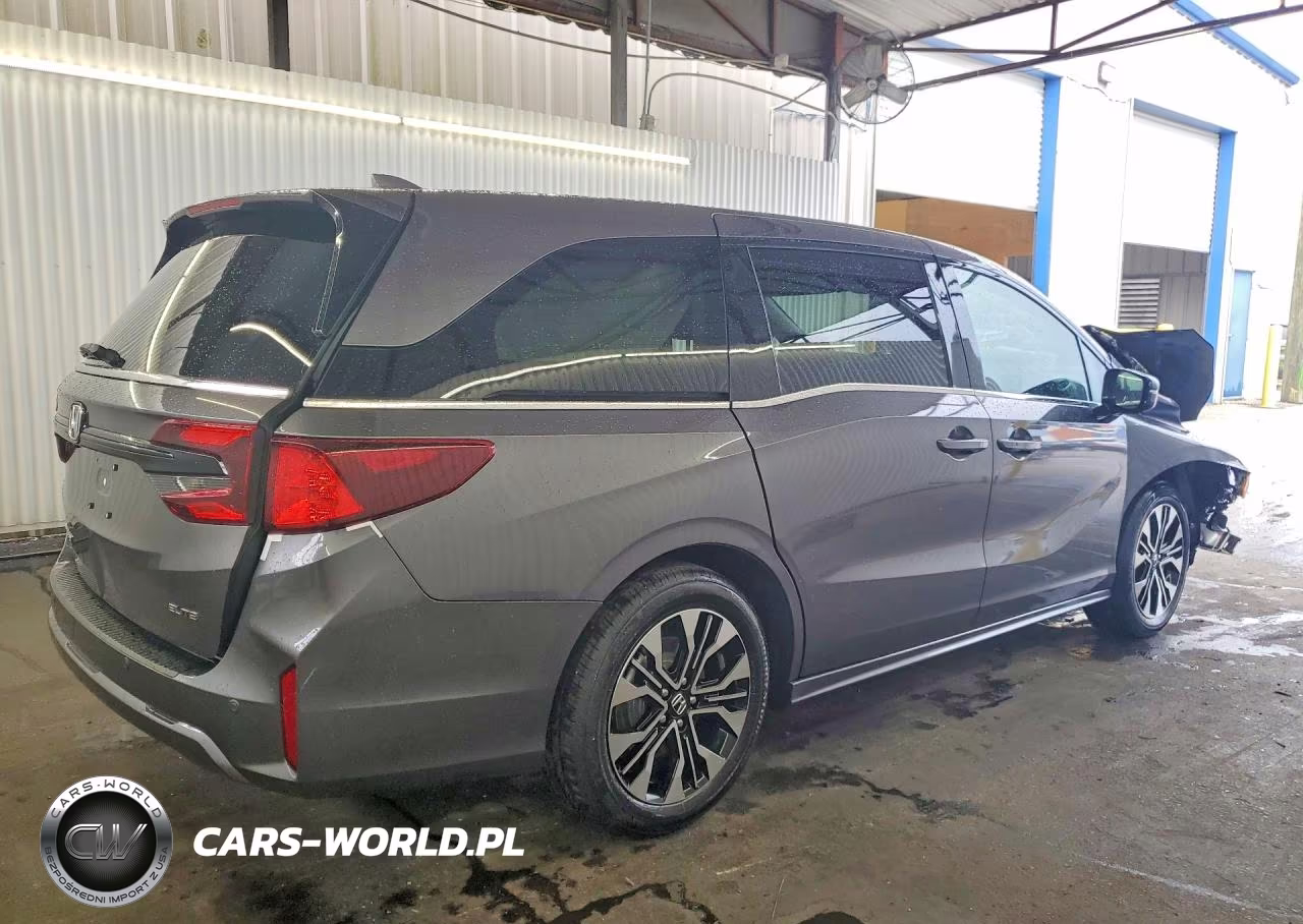 2027 Honda Odyssey Elite VIN:5FNRL6H91VB007603 - 3