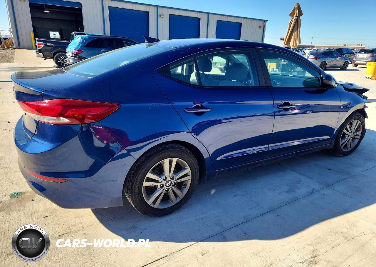 2018 Hyundai Elantra Sel VIN:5NPD84LF2JH343026 - 3