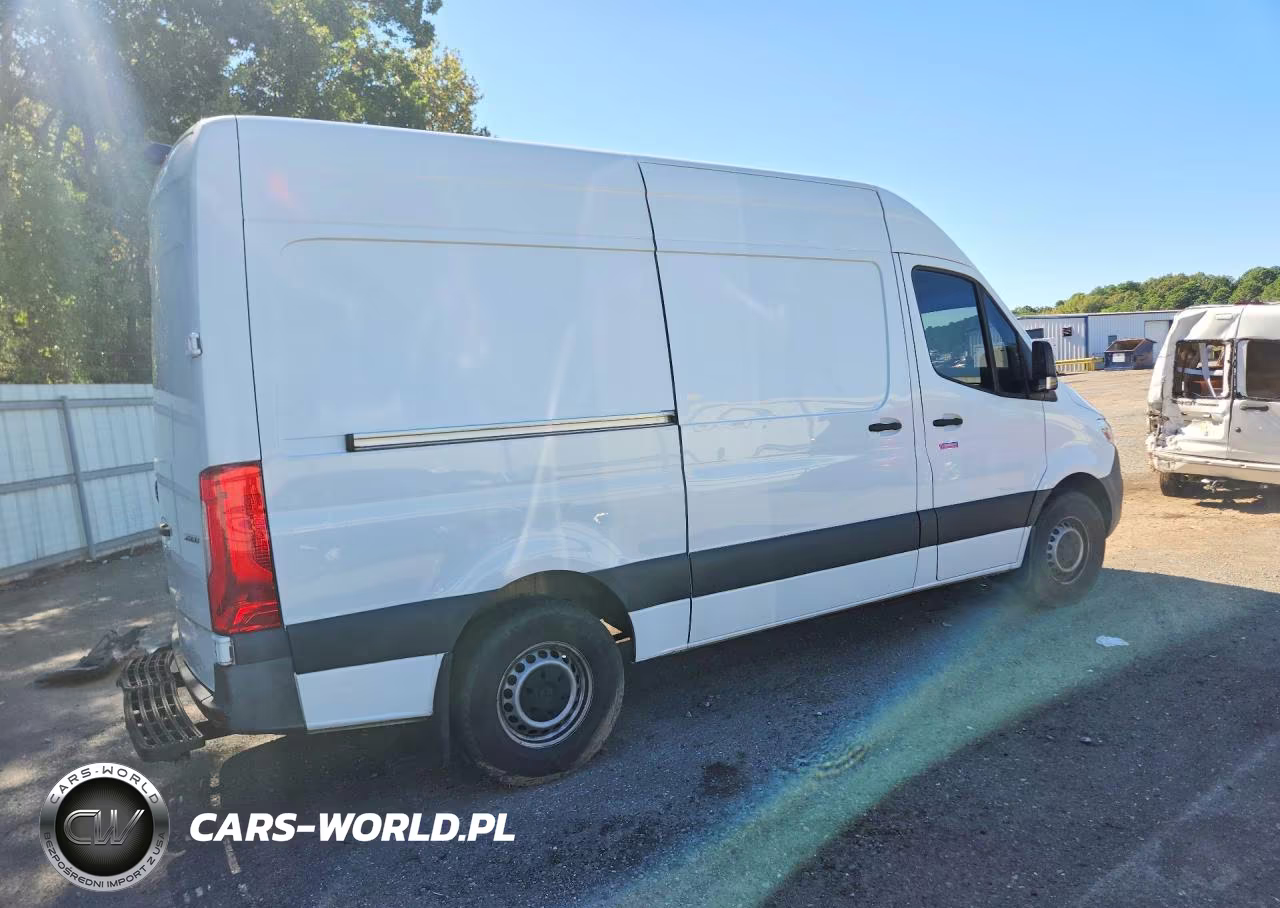 2023 Mercedes-Benz Sprinter 2500 VIN:W1Y4KBHY4PT122947 - 3