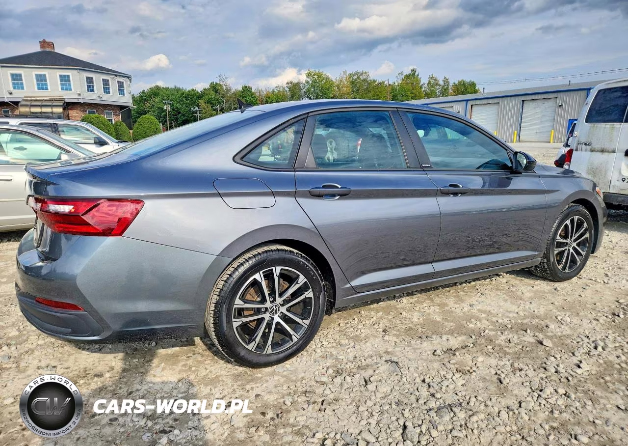 2023 Volkswagen Jetta Sport VIN:3VWAM7BUXPM021007 - 3