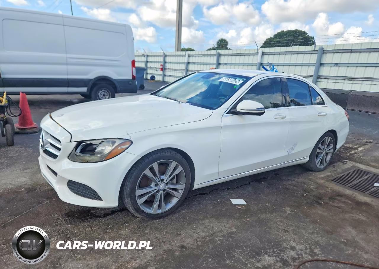 2016 Mercedes-Benz C 300 – zdjęcie 1 z 12