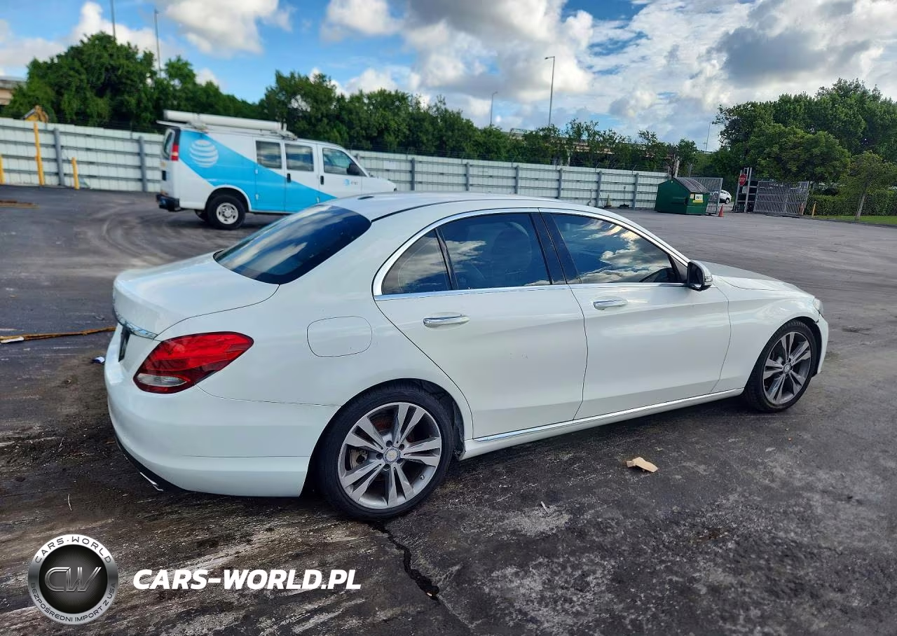 2016 Mercedes-Benz C 300 VIN:55SWF4JB9GU142227 - 3