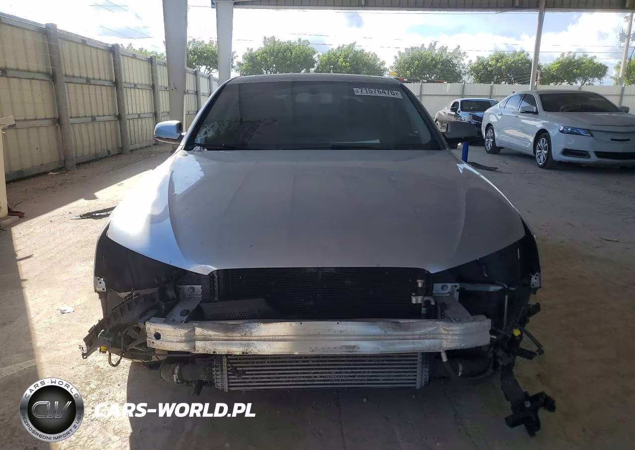 2015 Audi A4 Premium Plus VIN:WAUFFAFLXFN019728 - 5
