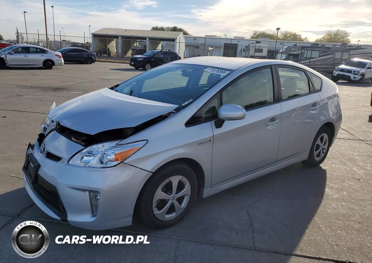 2015 Toyota Prius Two VIN:JTDKN3DU7F1877791 - 1
